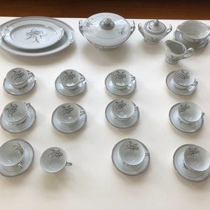 SONE CHINA 32 Piece Set Made in Japan